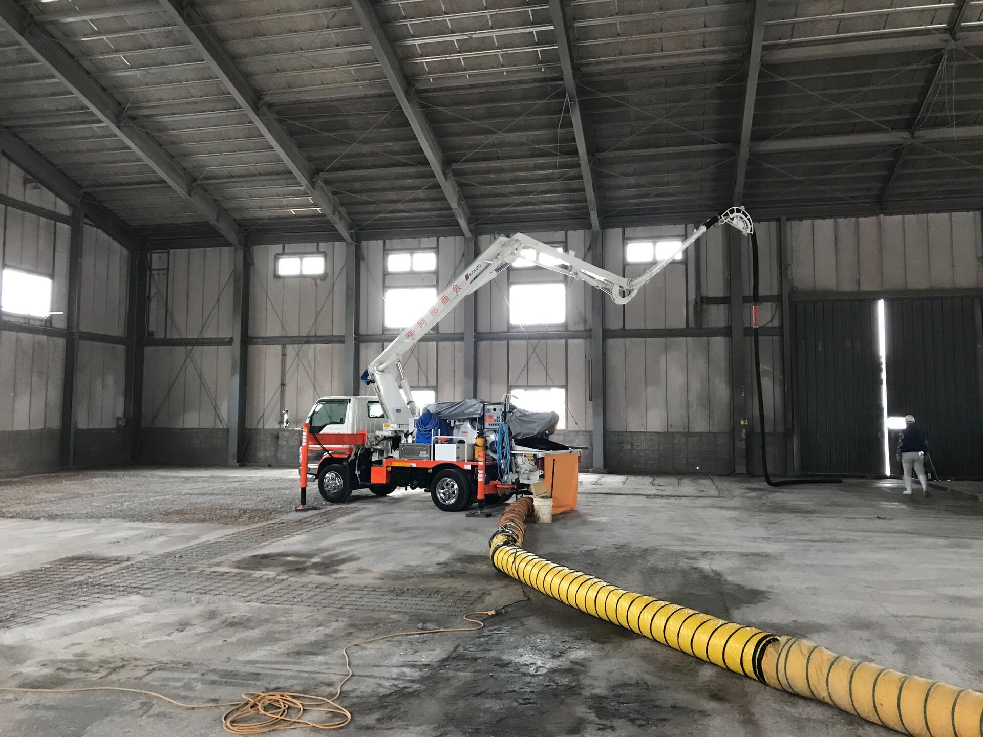 A72BD42B-E02A-4B91-9499-43A4CE3F4EA9